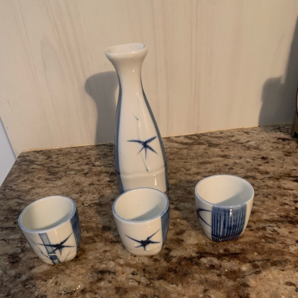 Toyo Sake Set - Picture 1 of 4